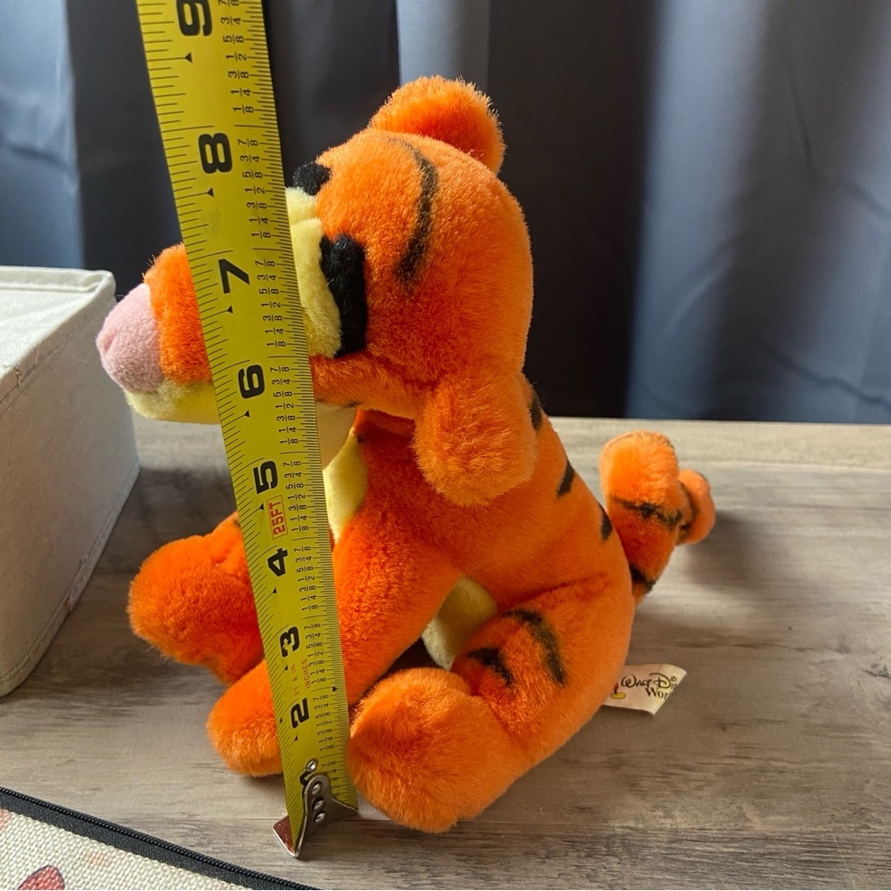 Walt Disney World Vintage Sitting Tigger Plush Stuffed Animal‎ Toy 8 inch - Picture 8 of 8